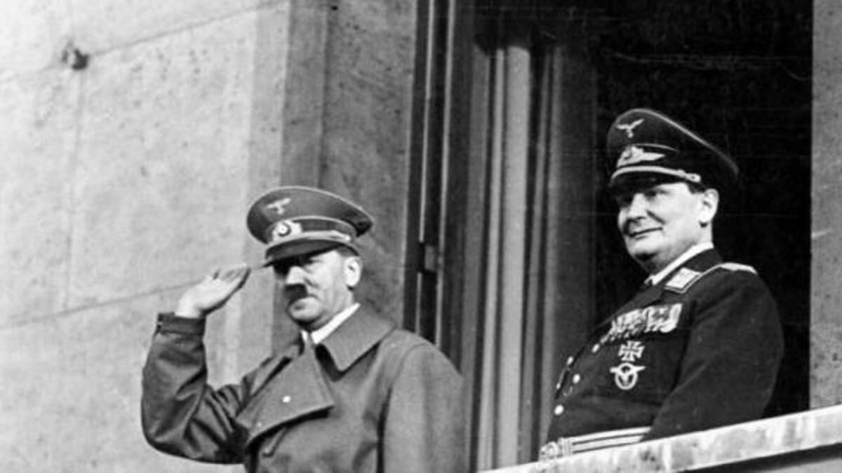 شخصيات كثيرة منها: الصحابي عمر بن الخطاب، نابليون بونابرت، ونستون تشرشل، الملكة فكتوريا، ، فيديل كاسترو، يوليوس قيصر، تشارلي تشابلن، مهاتما غاندي، أدولف هتلر، هوغو تشافيز، مايكل انجلو.