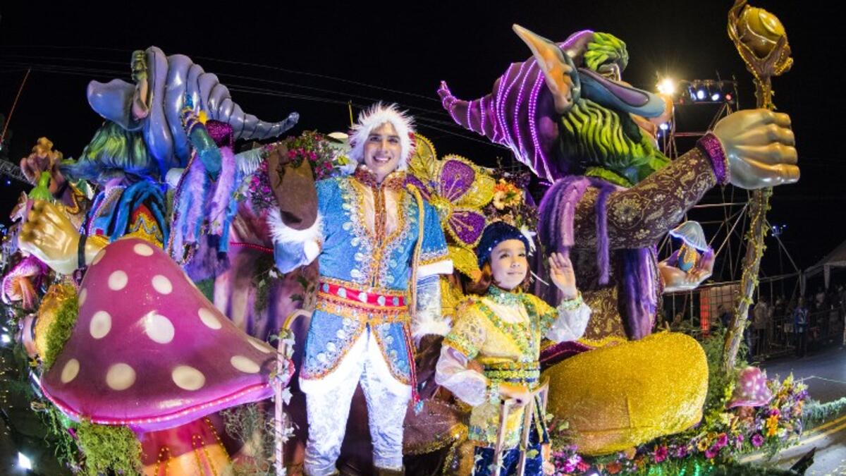 Artists perform during the Light Festival parade in the main streets of San Jose, Costa Rica on December 15, 2018. 
Ezequiel BECERRA / AFP