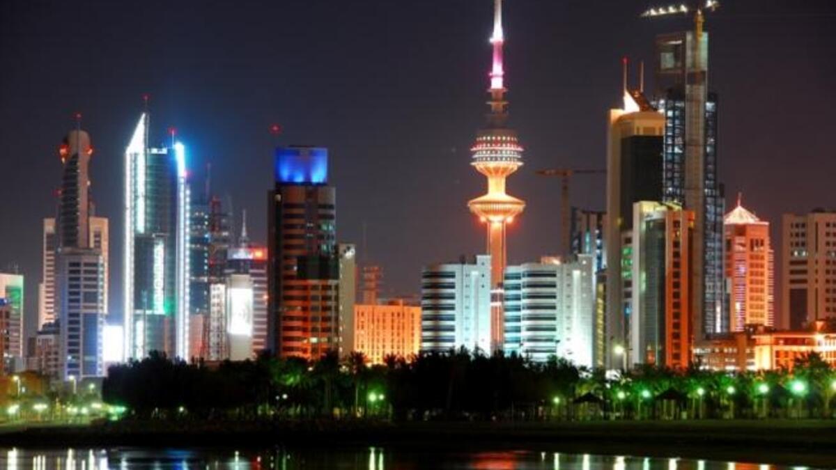 جاءت الكويت بالمرتبة الثالثة بحالة مخاطر متدنية جدا حيث إنه وفق «خريطة الأخطار السياسية والأمنية المتعلقة بالإرهاب» التي أصدرها «الموقع البريطاني AON» تم تخفيض درجة المخاطر العامة من متوسطة إلى منخفضة، ولم تسجل أي مؤامرات إرهابية أو هجمات ضد الدولة.