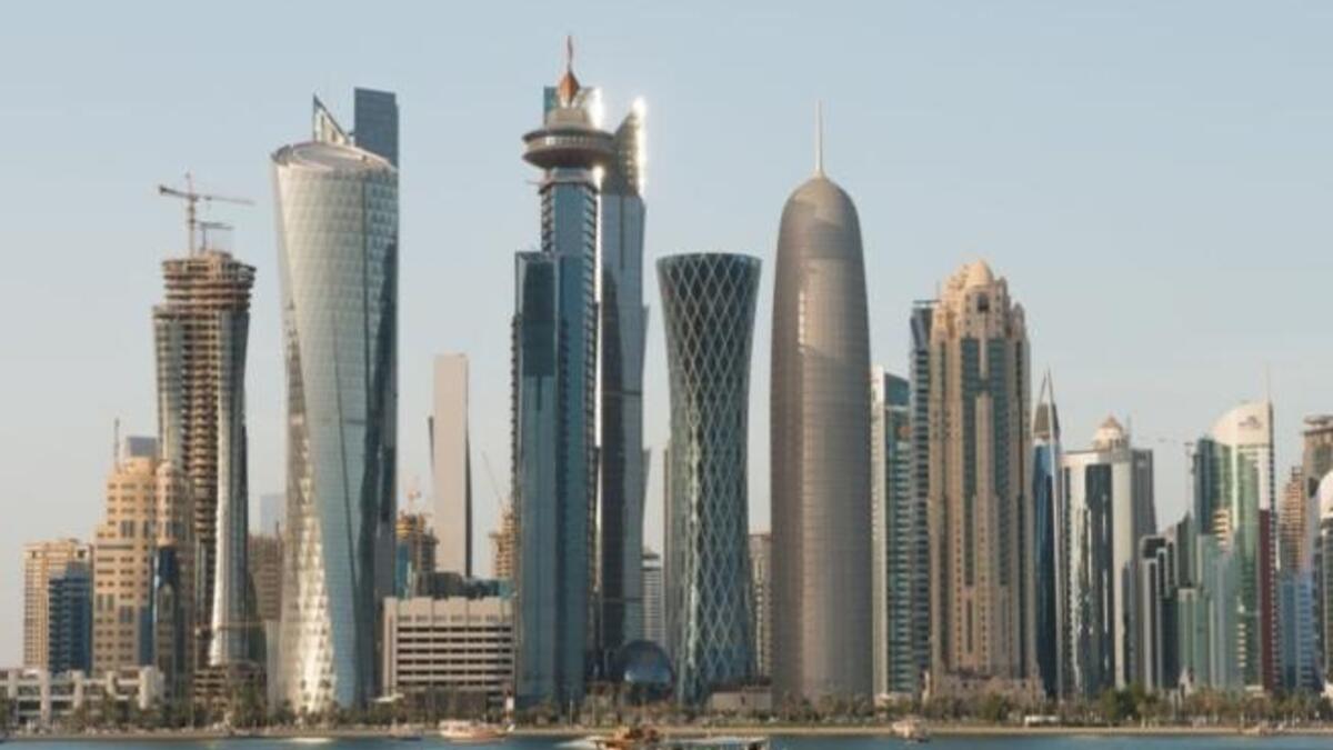 تصدرت قطر القائمة لأنها الدولة الوحيدة التي يصل مؤشر المخاطر فيها حسب AON إلى درجة صفر، كما لم تتعرض لأي مخاطر أو أزمات سياسية أو أمنية أو عسكرية أو اقتصادية أو اجتماعية أو صحية، ولم تنشر أي من وزارات الخارجية بالعالم أي بيان تحذير للسفر إلى قطر.