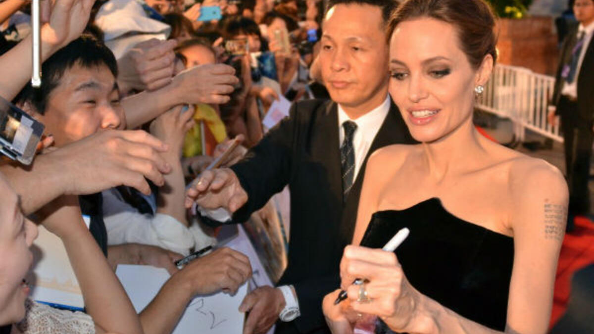 الممثلة الأمريكية انجلينا جولي