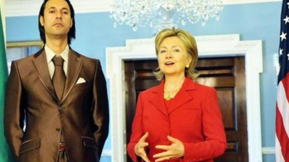 المعتصم القذافي- التقى كلينتون بصفته مستشار الأمن القومي وهو المنصب الذي استحدثه له والده.