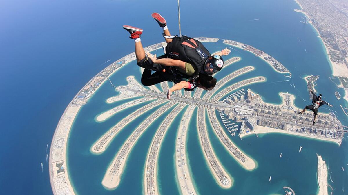 Skydiving
Jump from an altitude of 4000 metres and feel the adrenaline rushing in you. The best view of the BurjKhalifa and Burj Al Arab can be seen as you skydive (Twitter)