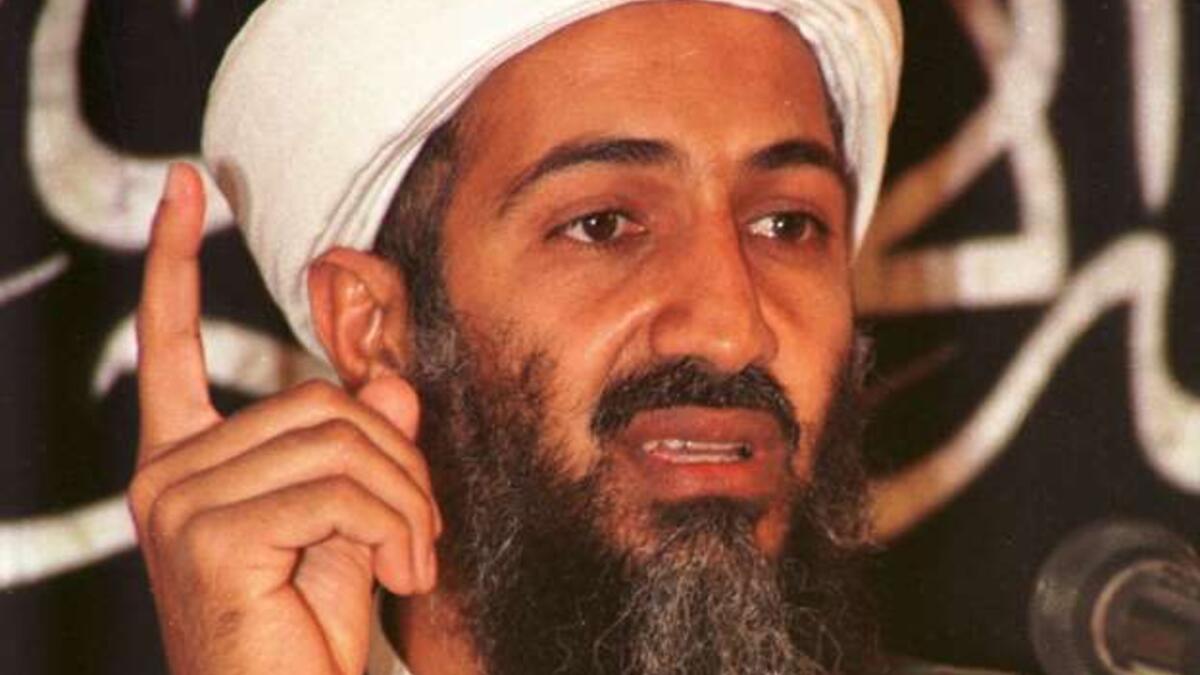 أسامة بن لادن: قتل في عملية سرية امريكية في الباكستان عن عمر الـ 54، وكانت كلمته الأخيرة : " لا تشعلي الضوء"