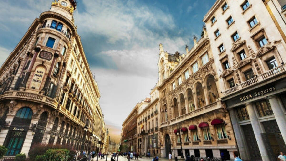 المرتبة السادسة: برشلونة، مدينة إسبانية.