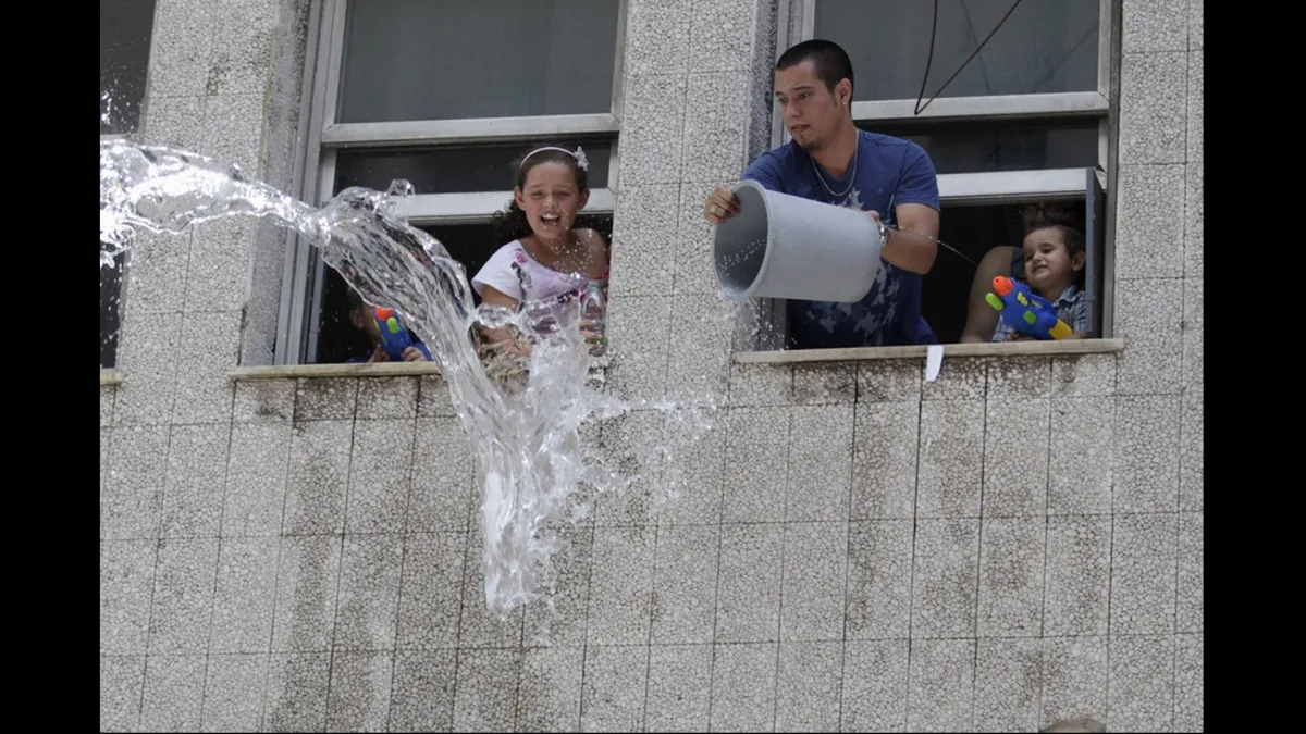 water buckets guns splashing