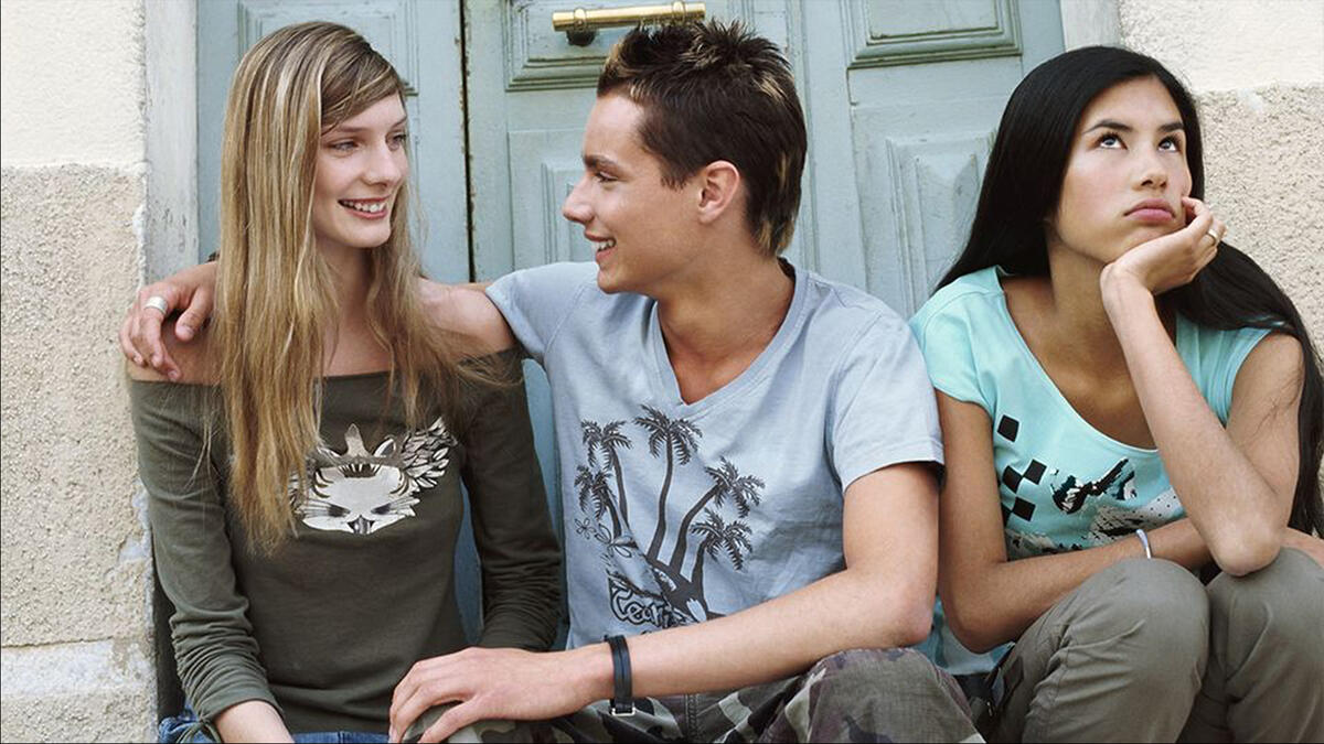 third wheel dating couple