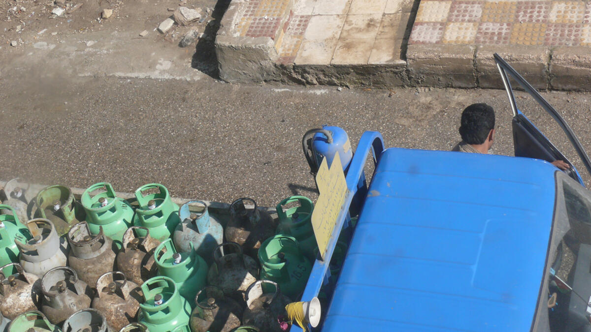 propane gas bottle truck