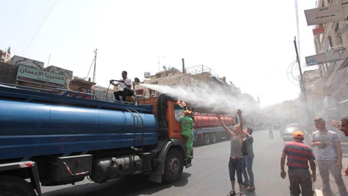 Water is scarce in our region, so be eco-smart when using it. Dab a bit of cool water on body pressure points where heat tends to gather.  Think wrists, elbows, throat and nape of the neck. These drenched Ammanis know that blood cools almost on contact with cold water. Watch a little go a long way! You’ll feel better and so will the planet!