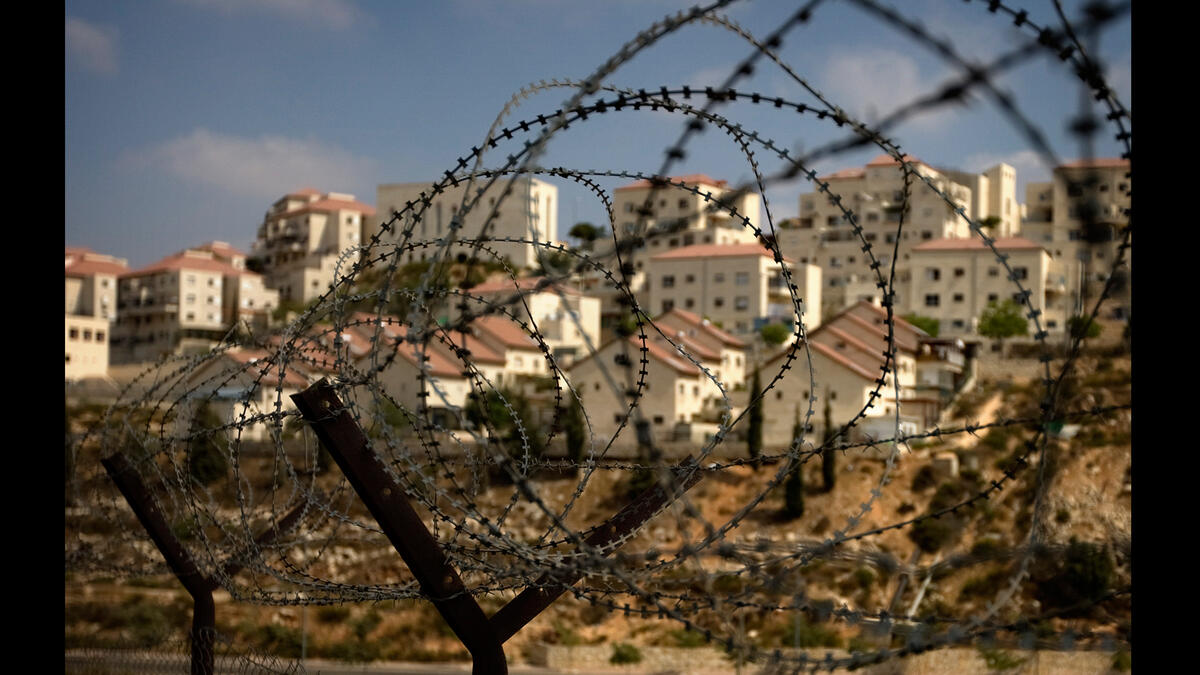 razor wire at Israel border