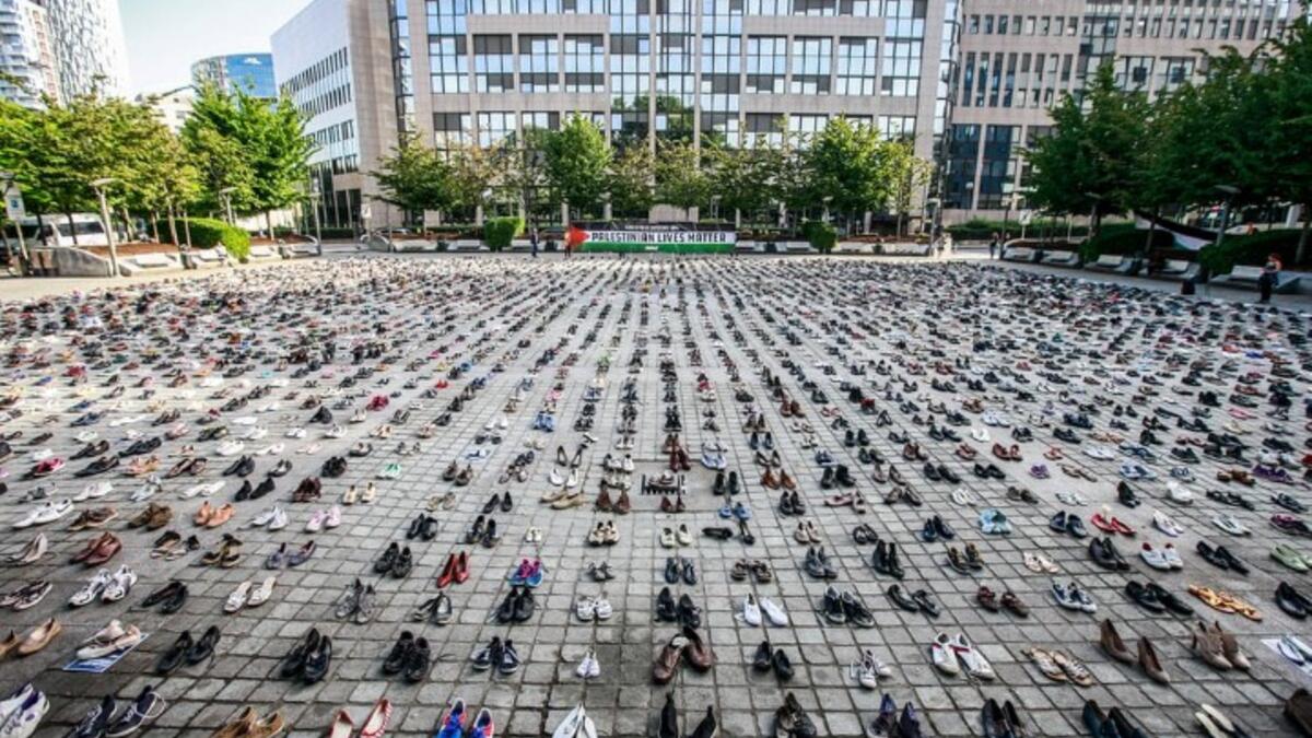 تضامن عدد كبير من البلجكيين في رمضان مع شهداء غزة عبر تركهم 4500 زوج من الأحذية في ساحة جان ري بجوار مبنى الاتحاد الأوروبي  كتذكار لكل شخص قُتل في غزة خلال العقد الأخير