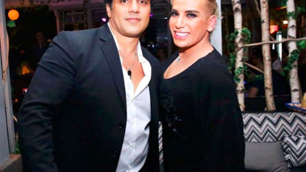 نشر اللبناني المثير للجدل فراس والملقب بـ "فيفو" صورة جديدة ظهر فيها بلوك جديد بالشعر الاشقر.