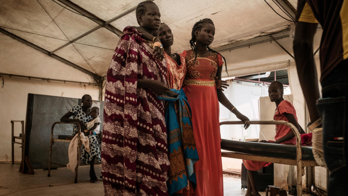 إن الجهد المستمر لتشغيل مستشفانا في المخيم مع أنشطتنا في بينتيو يشغل معظم ساعات يومي، ولذلك من السهل أحيانًا نسيان ما الذي دفع منظمة أطباء بلا حدود إلى أن تكون هنا في المقام الأول.