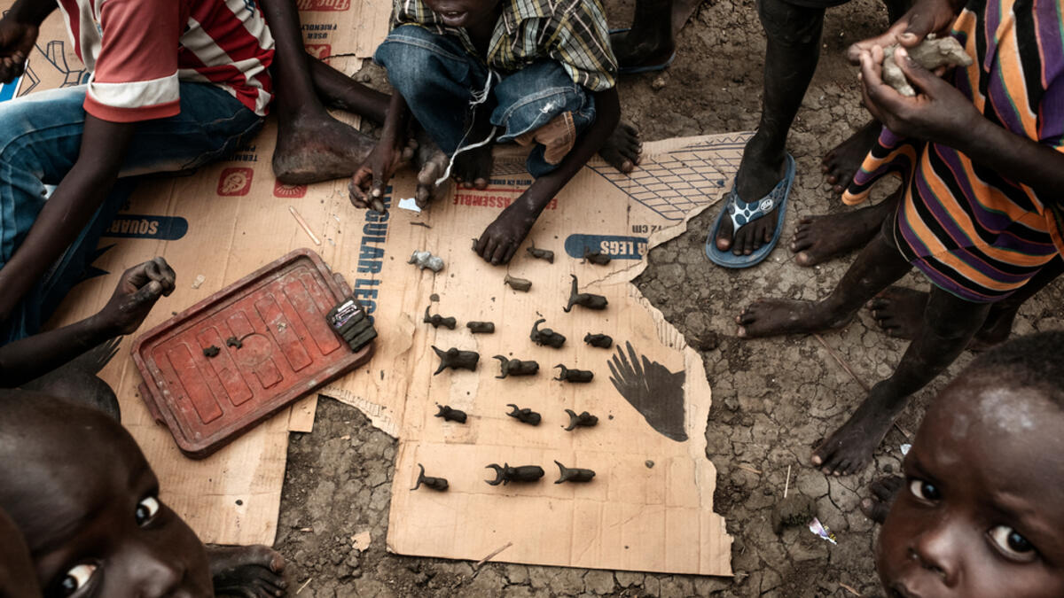 لا يزال المخيم نفسه يستضيف حوالي 115 ألف شخص بعد 4 سنوات من الافتتاح المبدئي، كما لا يزال معظم سكان المخيم يعيشون في خوف مما قد يحدث إذا عادوا إلى ديارهم.