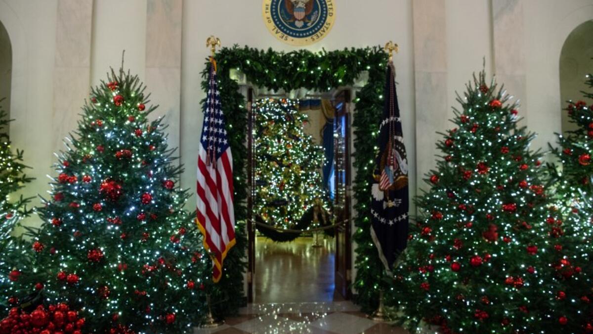 Christmas decorations are seen at the White House during a preview of the 2018 holiday decor in Washington, DC, on November 26, 2018. 
NICHOLAS KAMM / AFP
