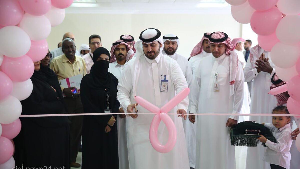 Saudi Arabia goes pink to raise awareness & combat breast cancer. (Twitter)