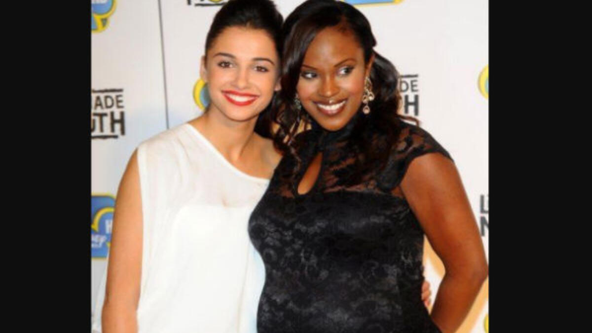 اشتهرت سكوت في عالم الغناء بعد تعاقدها مع مغنية البوب كيلي برايان، حيث وقعت أكبر عقد لها مع شركة Xenomania.