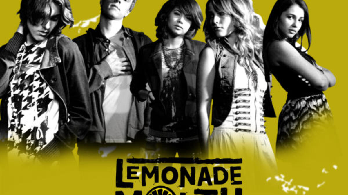 أول تجربة سينمائية لسكوت كانت في فيلم  Lemonade Mouth عام 2011 بدور موهيني.
