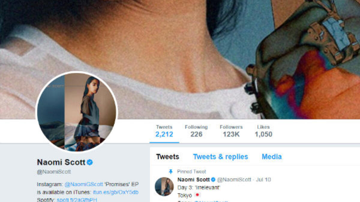 يبلغ عدد متابعي سكوت على موقع "تويتر" حوالي 123 ألف متابع، فيما يبلغ عدد متابعيها على"إنستغرام" حوالي 245 ألف متابع.