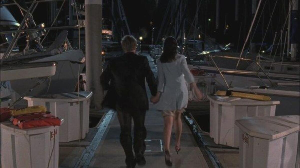 What would your mother do if you stole something and spent the night in jail? Well, she probably would think you are bound to embrace a life of crime. Lorelai, however, understood that it was just a teen's slip-up, and reacted with a rare sense of humor making fun over the entire situation.