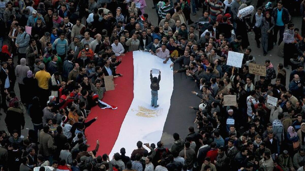 "انتو مين؟" في حديثه للشعب المصري قال السيسي: "اسمعوا كلامي أنا بس متسمعوش حد تاني، أنا لما هقابل ربنا يوم القيامة هقوله أنا خليت بالي منهم". وتابع: "انتو مين.. انتوا مين.. انتوا مين..  مفيش حد هيقدر يقرب من مصر"