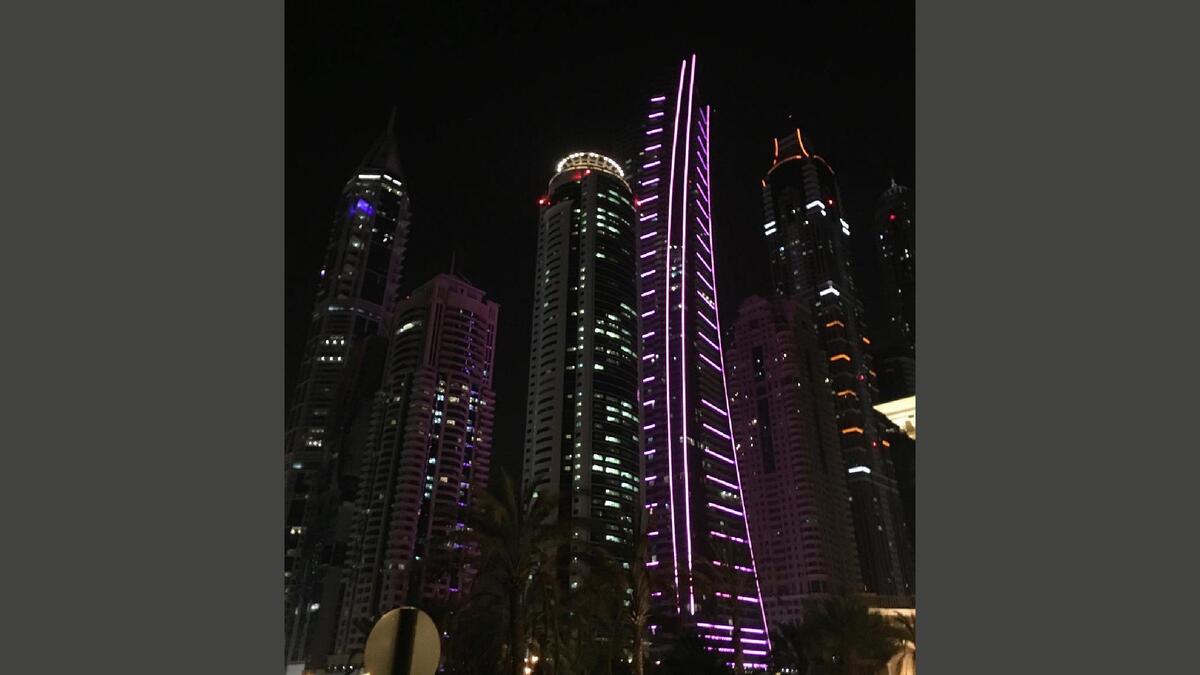 The Ocean Heights residential tower is 310m high and was once planned to be much shorter. The first version of the tower proposed by DAMAS Properties Co. had only 38 floors and second 50. Now with a total of 83 floors, this impressive curved structure stands as the fifth-tallest residential building in the world.