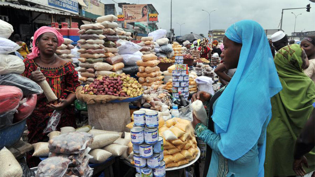 Food prepared in Africa during Ramadan is radically different from the dishes prepared in the Arab world. Although most people break their fast with dates and a sugary drink, local dishes are served during the main course. In East Africa, the doro wett, a spiced chicken stew, is especially popular. It is eaten with a spongy bread known as Injera.