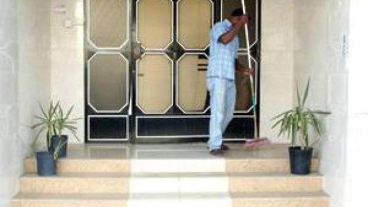 Most apartment buildings with a 7ares (porter) have a specified fee that all tenants pay in exchange for running small errands and keeping the building clean and safe. But definitely plan to tip if you want him to keep mum on something - like coming home at 4 am - either with money or snacks!