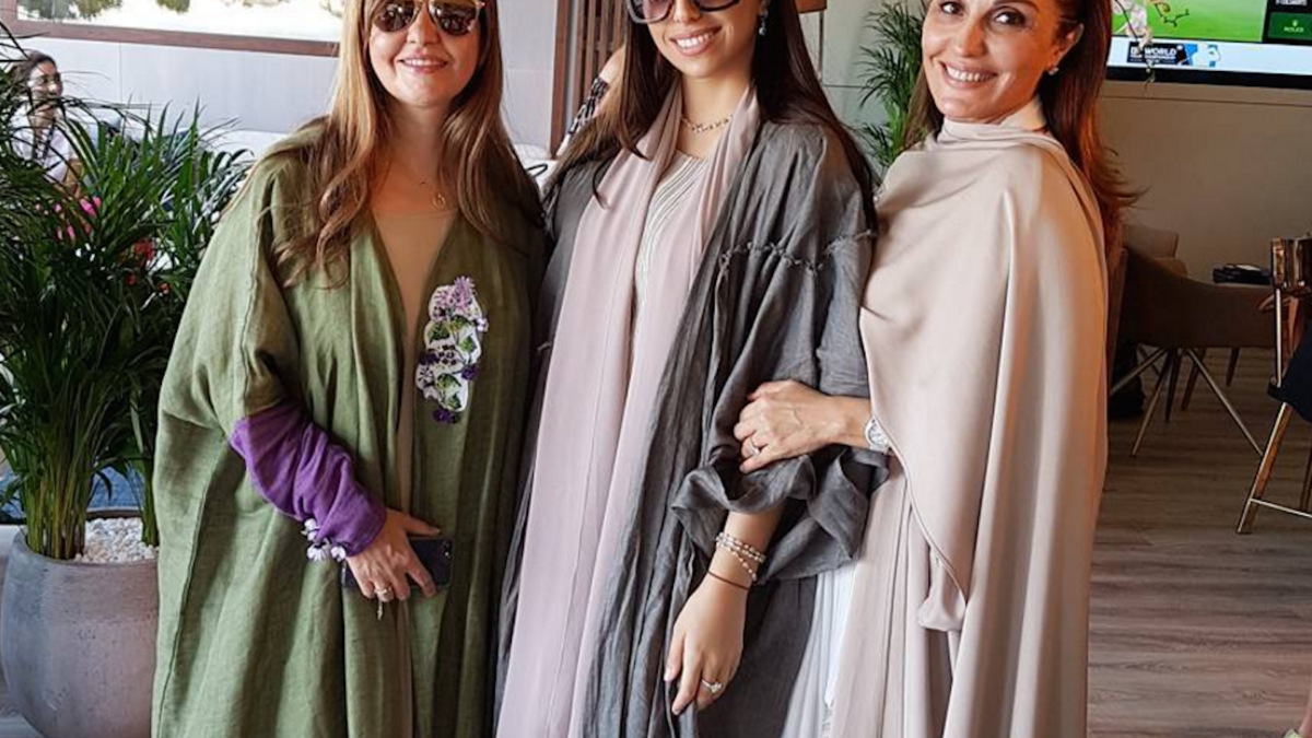 Abayas can be très chic too.