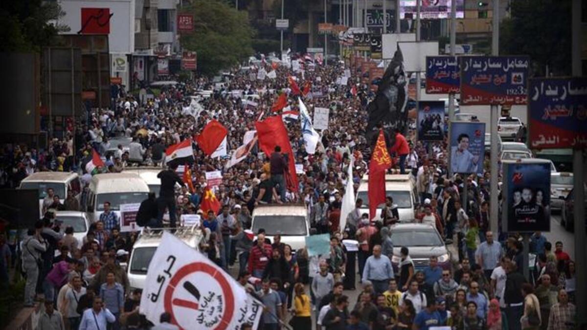Egypt protests en-masse against Morsi's power grab