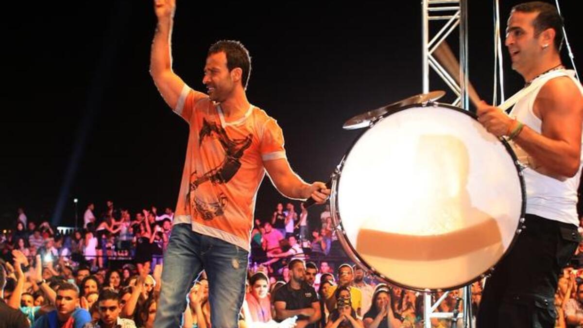 أعلن الفنان جو أشقر عن إعتماده إستراتيجيّة فنيّة جديدة بعد عيد الفطر السعيد.