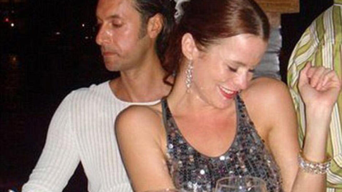 المعتصم: كان حتى وقت قريب نجما صاعدا، وفى عام 2008 طلب 2,1 مليار دولار لإنشاء وحدة عسكرية أو أمنية شبيهة بالوحدة التى يقودها شقيقه خميس.