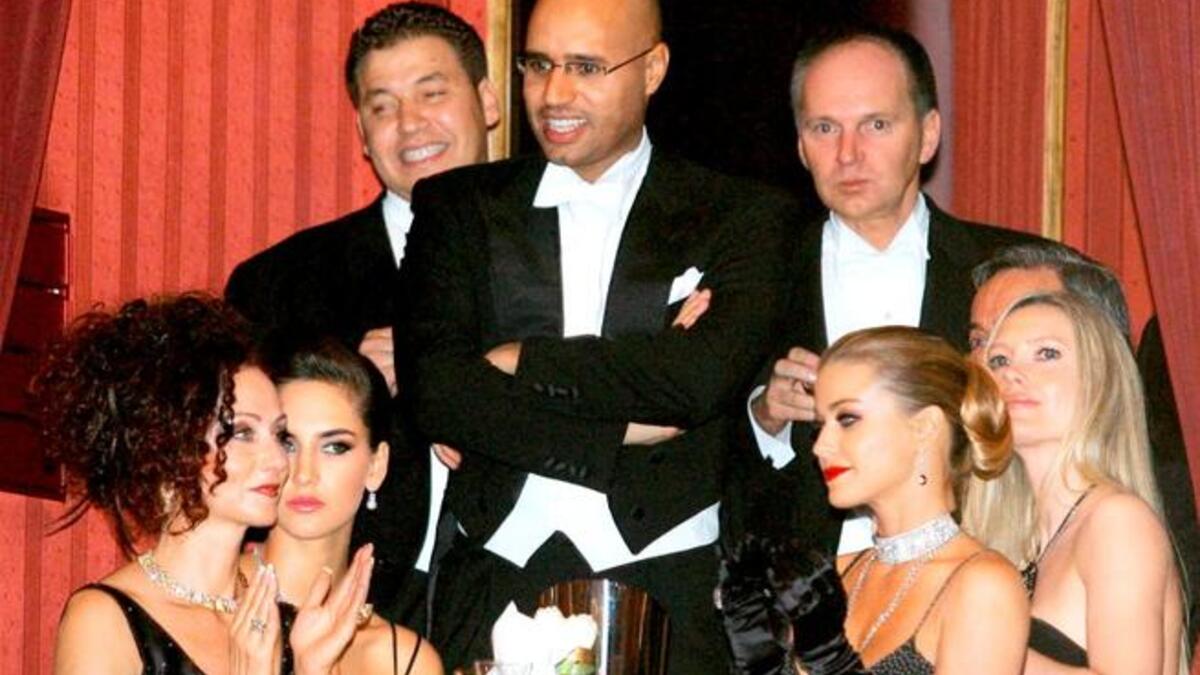 سيف الإسلام – ينظر إليه الكثير من الليبيين على أنه حريص على إرضاء الأجانب ومصدر للقلق فى بلد محافظ اجتماعيا مثل ليبيا بسبب حبه للحفلات.