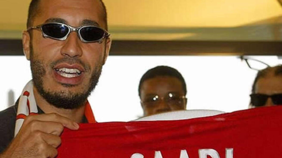 الساعدي- ‬احترف ‬في‭ ‬الدوري‭ ‬الإيطالي‭ ‬في ‬موسم 2006 - 2007 ولكن المناصرين رفضوا اللاعب المتواضع المستوى الذي لعب لهم وعمره 35 عاما.