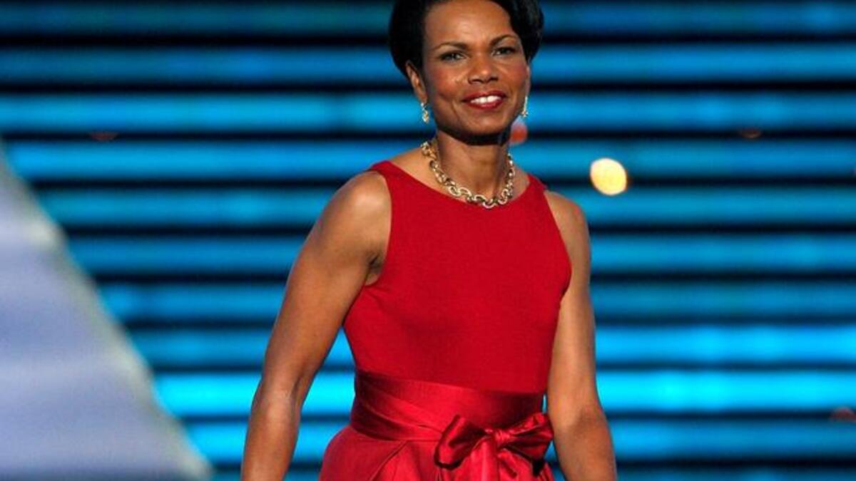 ودلت ألبومات الصور التي عثر عليها الثوار في مقر القذافي علي ولعه بوزيرة الخارجية الأمريكية السابقة  كوندوليزا رايس.  وكان القذافي قد أطلق على السمراء "رايس" اسم الدلال "ليزا" وأحيانا "كوندي" كما سمعوه يناديها به من قبل.