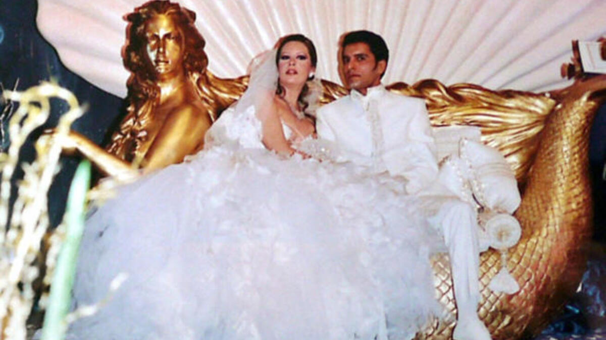 أنجبت ابنة القذافي الأثيرة  عائشة أو "كلاوديا شيفر" ليبيا كما يطلق عليها ابنة دعتها "صفية" نسبة إلى والدتها زوجة القذافي.  لجأت عائشة ووالدتها إلى الجزائر لتنجب عائشة طفلتها على الحدود الجزائرية الليبية.