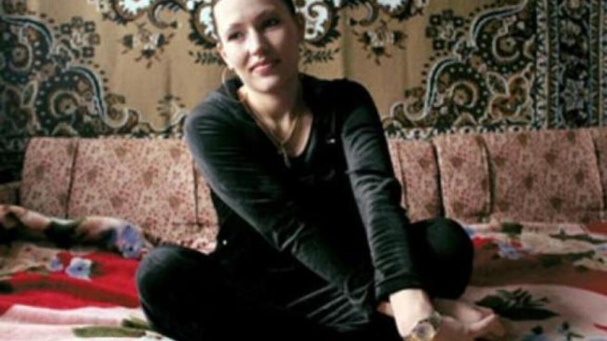 الممرضة الأوكرانية أوكسانا بالينسكايا: إحدى الممرضات التابعات لحاشية القذافي وصفته بـ"بابا" القذافي في مقابلة أجريت معها مؤخرا. قالت بالنسكايا عن الزعيم الليبي: "بابا أعطانا فرصة عمل، والمال، والحياة الكريمة".