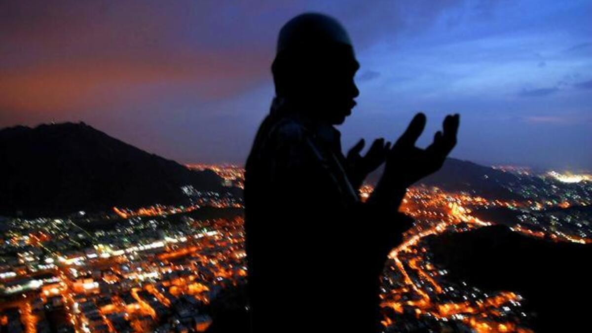 Final rituals: The farewell Tawaf falls on the 12th/13th, and is a final opportunity to ask Allah's forgiveness, make 'du'a' or blessing for loved ones. This final circuit signals that the pilgrim drink water from Zamzam, 
kiss the threshold of the door of the Ka’aba, and leave the Ka’aba walking backwards, looking at it the last time.