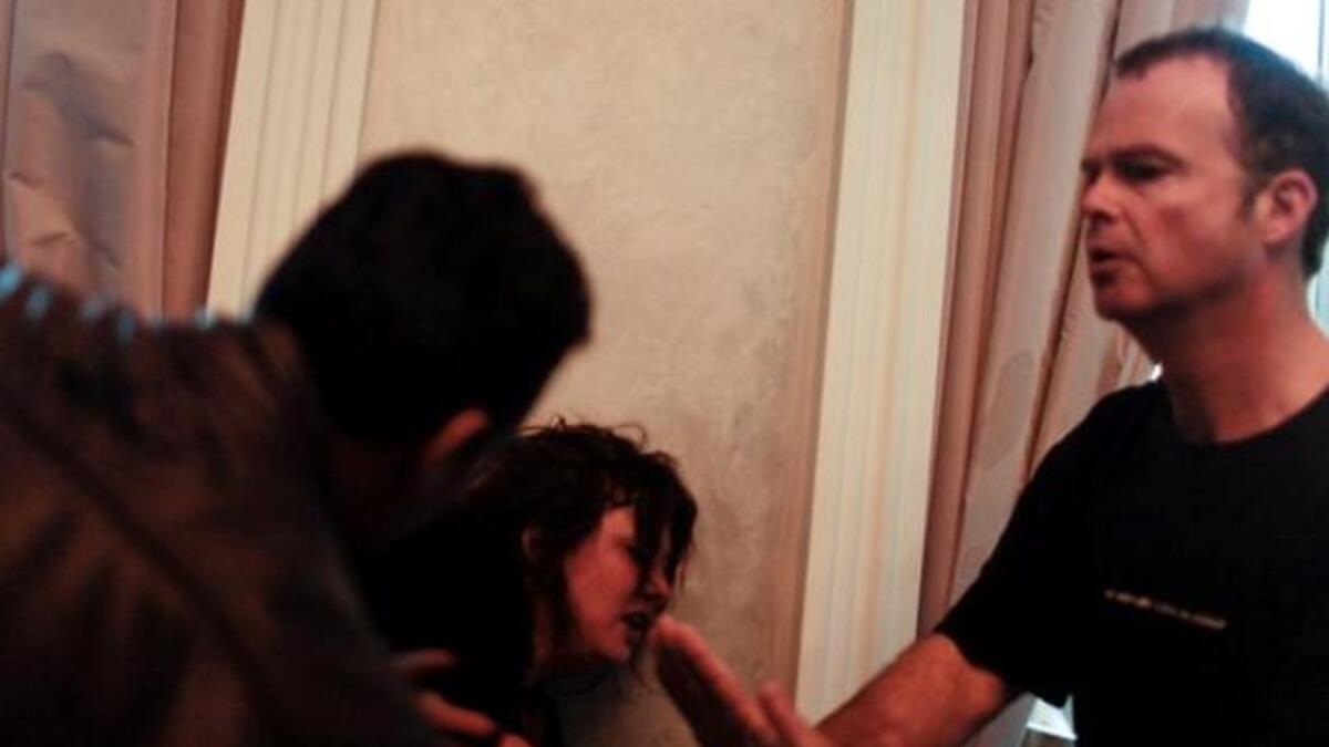 تحدثت إيمان إلى المراسلين بالعربية والإنجليزية قائلة: &quot;إنها احتجزت لمدة يومين، تعرضت خلالهما للاغتصاب المتكرر من قبل 15 رجلاً&quot;.