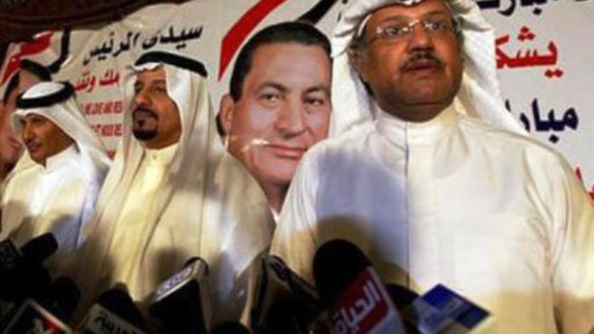 Ten Kuwaiti lawyers are on Mubarak's side.