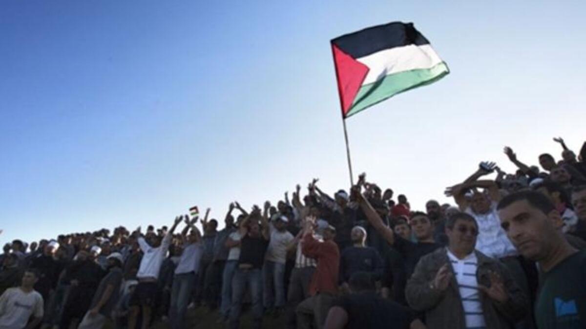 The Syrian side scuffle: Israel-annexed Golan issues forth a wave of Palestinian refugees seeking to mark the Nakba by a defiant show of protest near Druze town Majdal Shams. 2 killed by Israeli fiery response.
