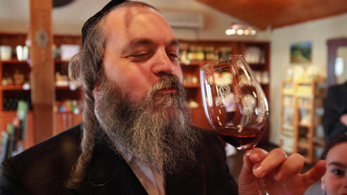 That same day, Ultra-rthodox Jews trampled around the holy grounds of al Aqsa mosque in a provocotive statement to the
 worshipers and Palestinians, whereby they added salt to injury by brandishing bottles of liqueur which they consumed on the sacred premises.