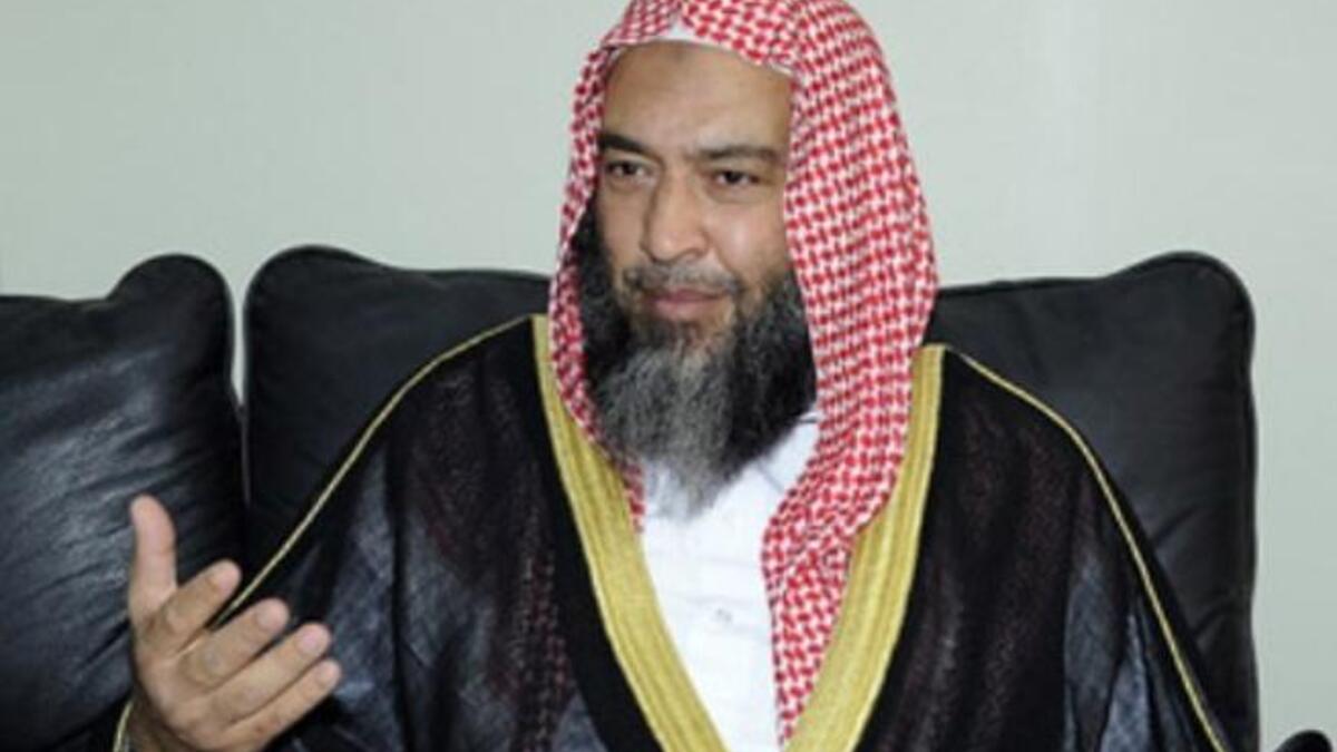 علي الحلبي؛ أحد رموز الحركة الجامية السلفية وهو فلسطيني يعيش في الأردن يقال بأنه أفتى باغتيال الزعامات السياسية الفلسطينية.