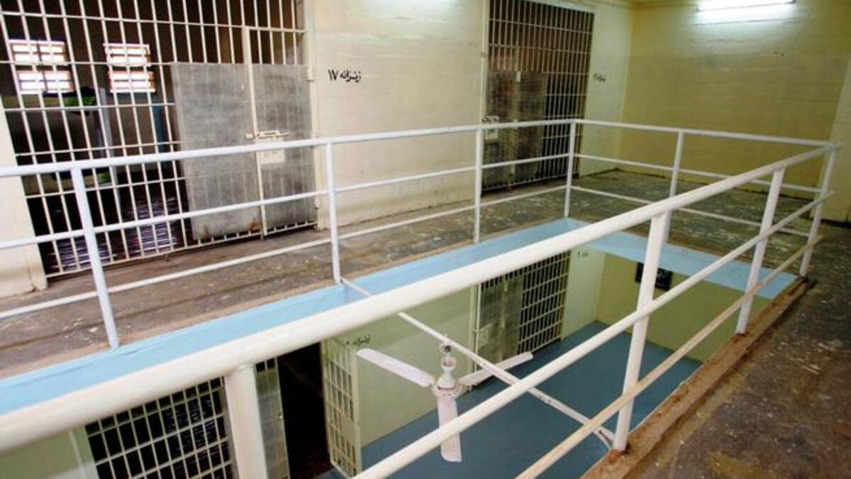 ازدهر التعذيب كما لو كنا في العصور الوسطى بحيث صار التعذيب محل تعاون عالمي يدور حول أفضل الوسائل لانتزاع المعلومات من المشتبه بتورطهم في الإرهاب عن طريق استخدام القوة.