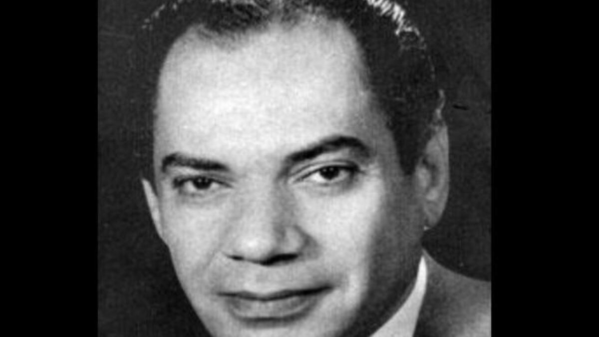 ارتبطت بزكي فطين عبد الوهاب في عام ١٩٨١ وهو ابن المخرج فطين عبد الوهاب والمطربة ليلى مراد ودام هذا الزواج ٥ أشهر فقط.