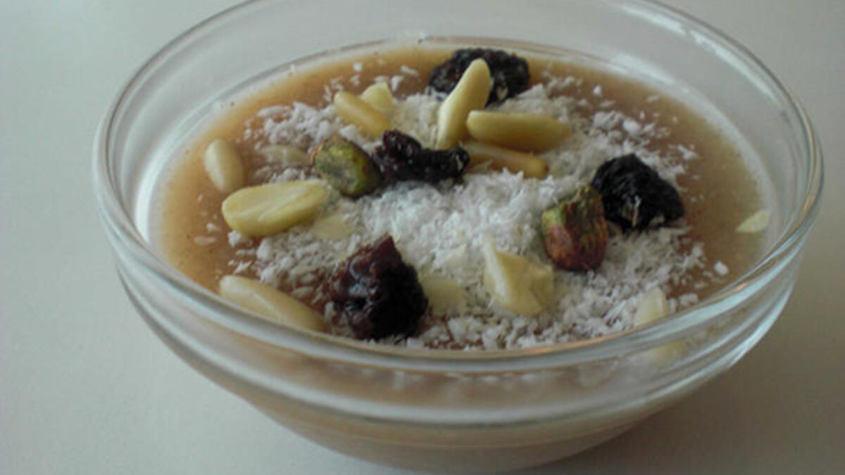 الكراوية او المغلي: من الحلويات التقليدية والتي تقدم في مناسبة الولادة وخاصة في الاحتفال بالأسبوع الأول للمولود لما لها من قيمة غذائية للمرأة المرضعة، تصنع من الأرز المطحون والسكر ومادة الكراوية والسكر ويضاف إليها المكسرات.