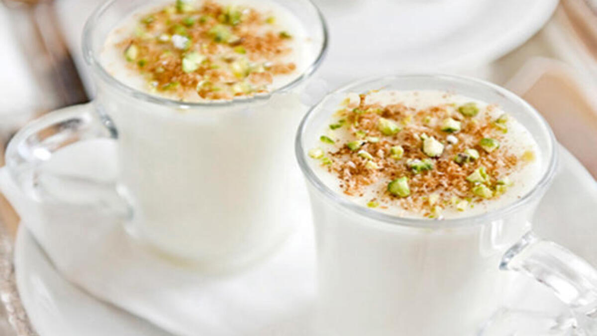 شراب السحلب:  هو مشروب ساخن لأيام الشتاء الباردة و له قيمة غذائية عالية،  هو مسحوق أبيض يشبه الطحين وتشتهر به مصر ودول بلاد الشام، ويتم تزينة بالمكسرات والقرفة.