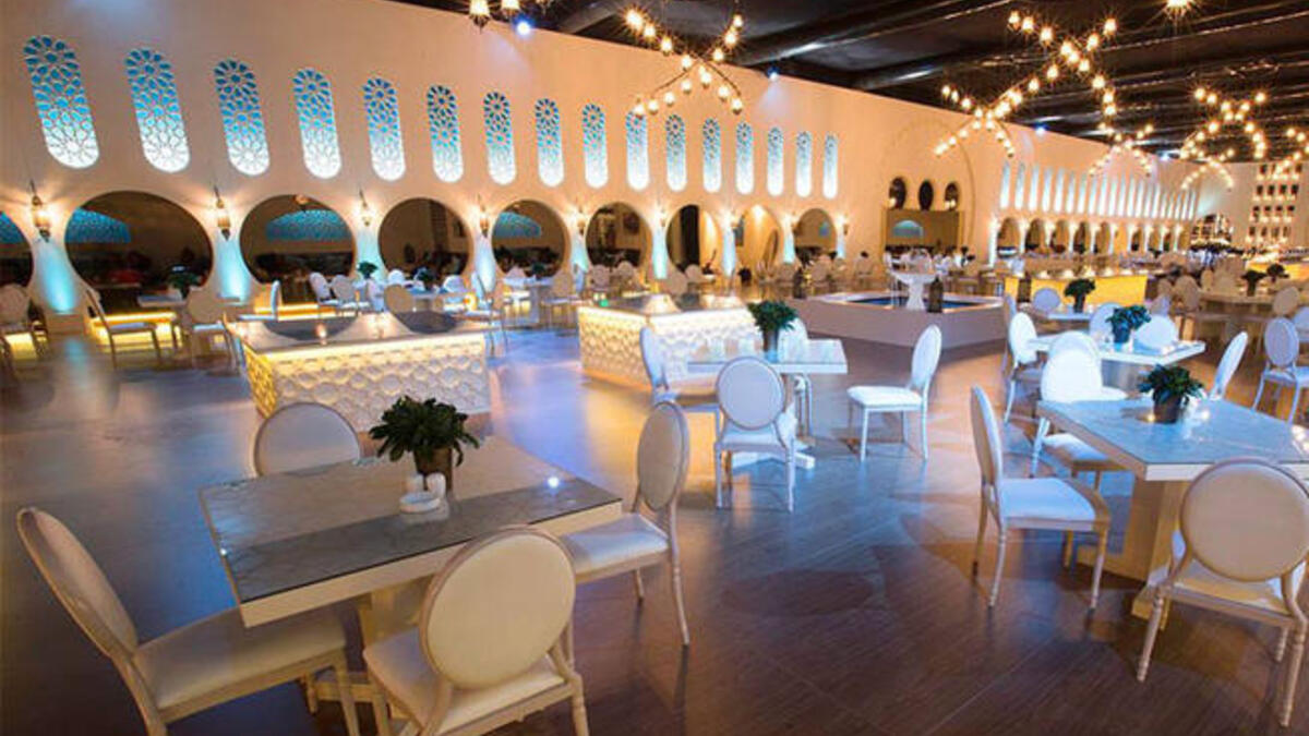 خيمة داون تاون في دبي الإمارات