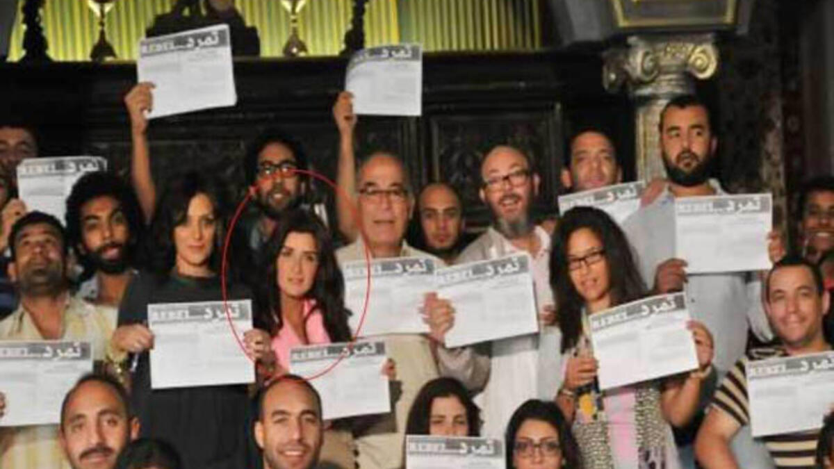 غادة عادل توقع على بيان تمرد مع فريق عمل مسلسلها