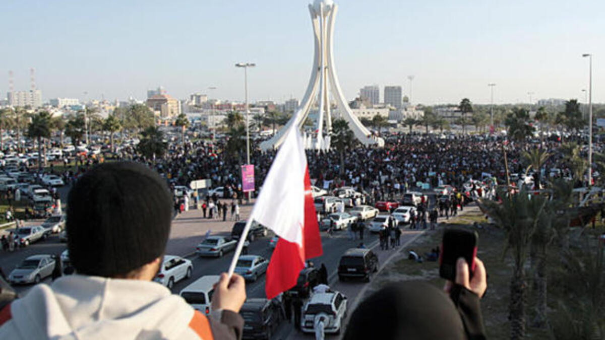 Bahrain's Got Issues: Bahrain uprising at Pearl roundabout